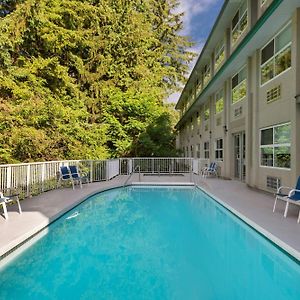 Four Points By Sheraton Surrey